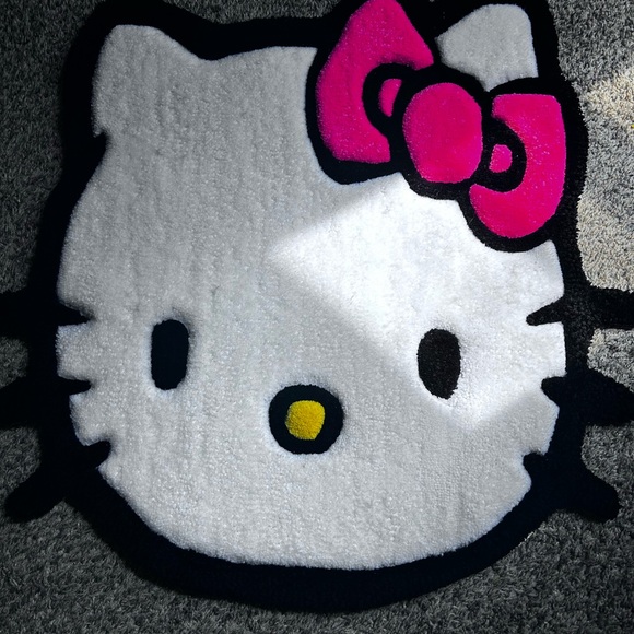 Hello Kitty Rug - Picture 1 of 3